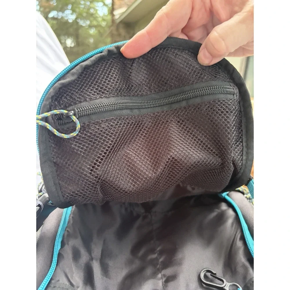 Sierra Designs 10L Hiking Backpack Black/Blue Zip Padded Hip Belt 5 Pockets